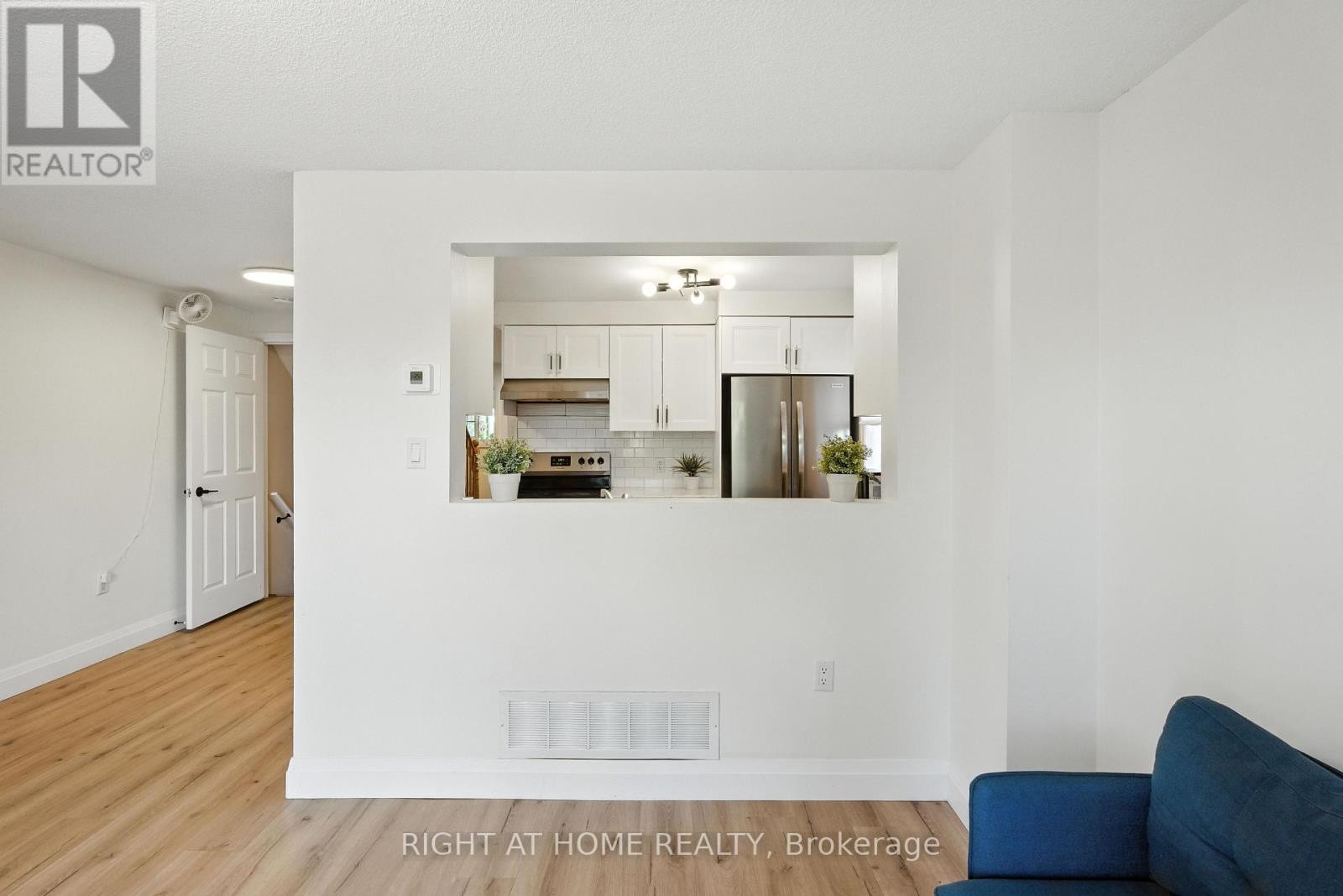












96 CHELTENHAM ROAD

,
Barrie (Georgian Drive),




Ontario
L4M6S7

