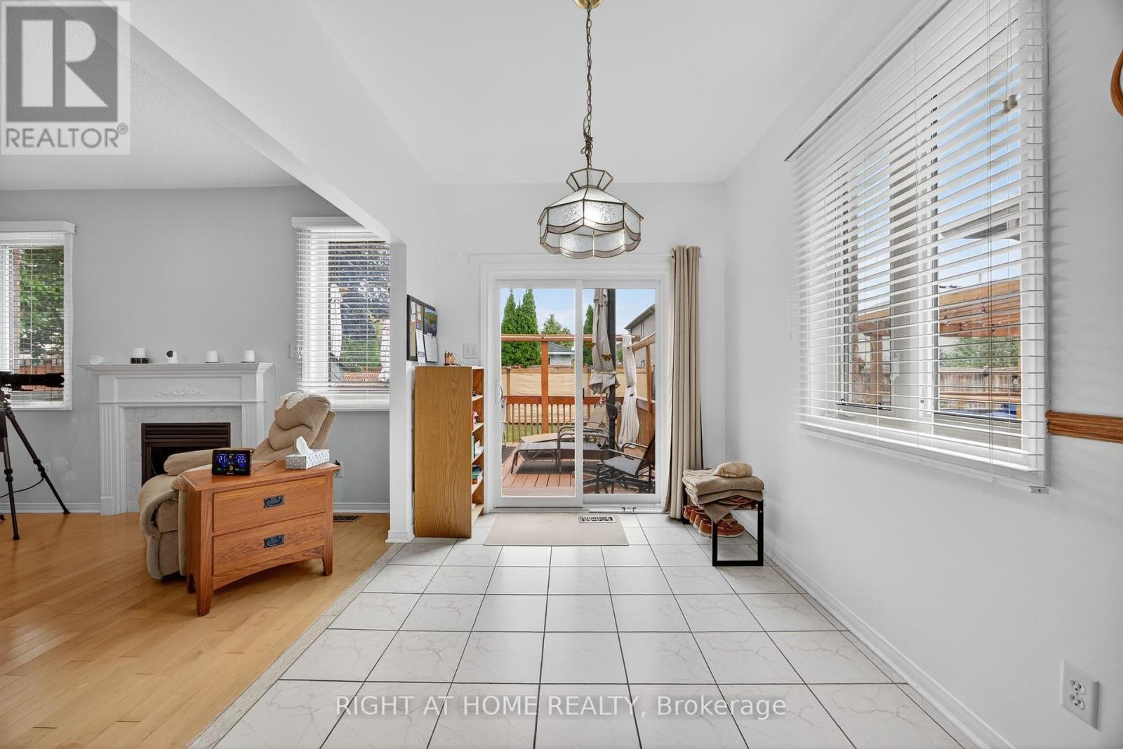 












73 BRIGHTON ROAD

,
Barrie (Georgian Drive),




Ontario
L4M6S3

