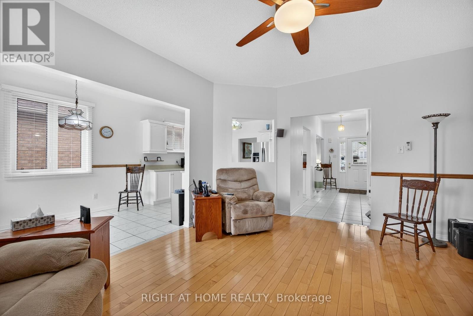 












73 BRIGHTON ROAD

,
Barrie (Georgian Drive),




Ontario
L4M6S3

