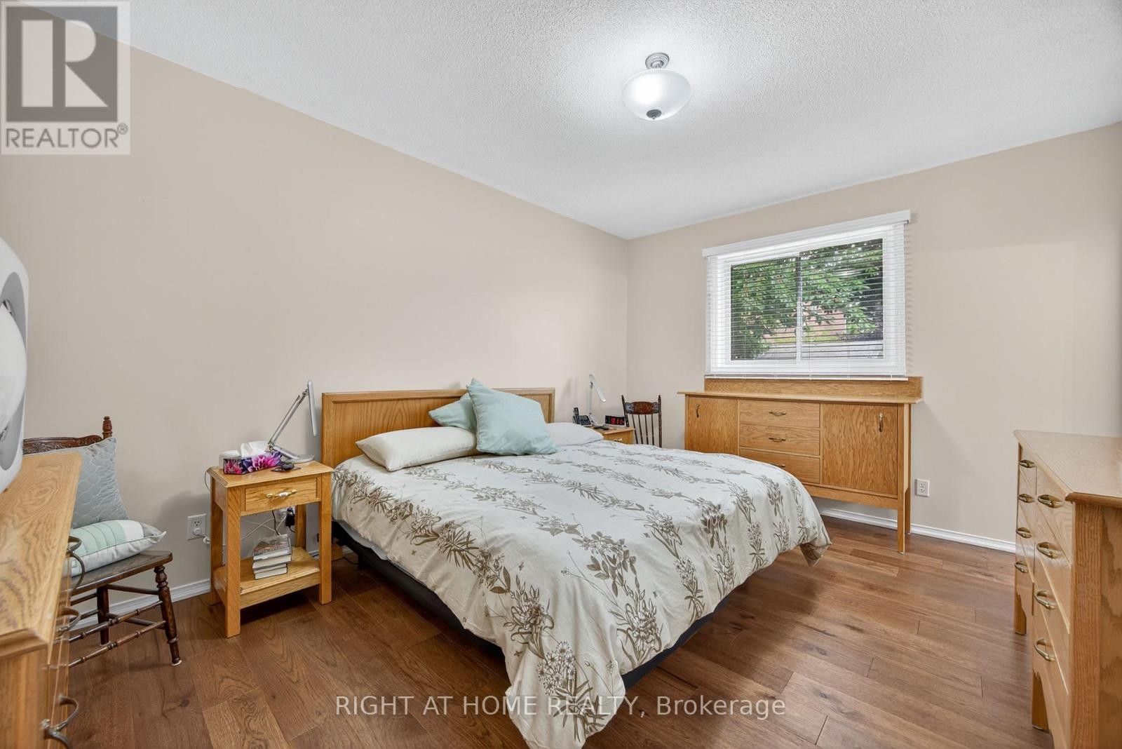 












73 BRIGHTON ROAD

,
Barrie (Georgian Drive),




Ontario
L4M6S3

