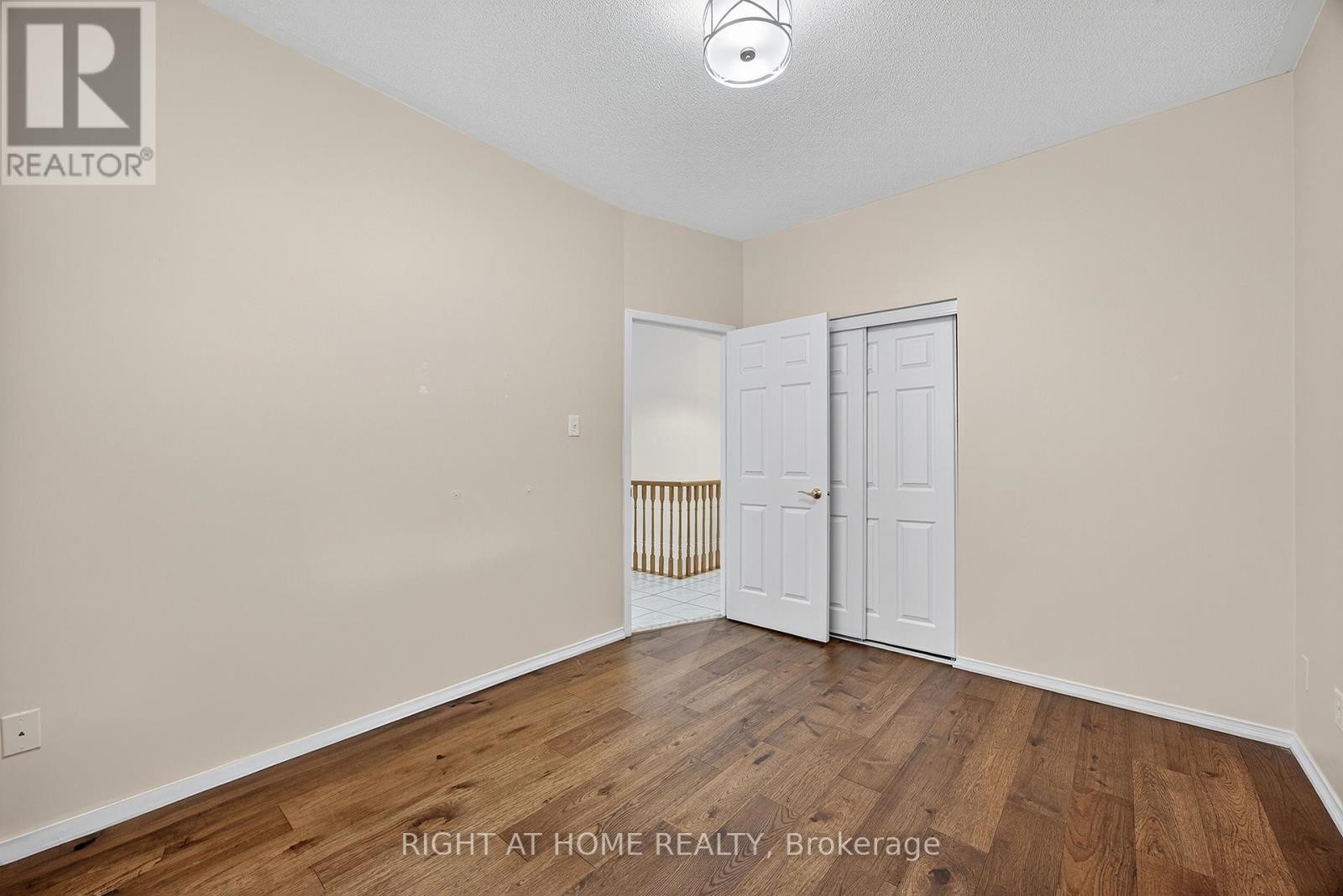 












73 BRIGHTON ROAD

,
Barrie (Georgian Drive),




Ontario
L4M6S3

