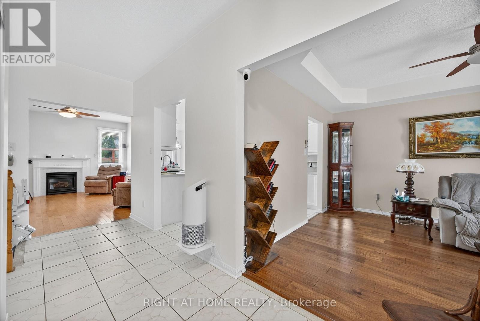 












73 BRIGHTON ROAD

,
Barrie (Georgian Drive),




Ontario
L4M6S3


