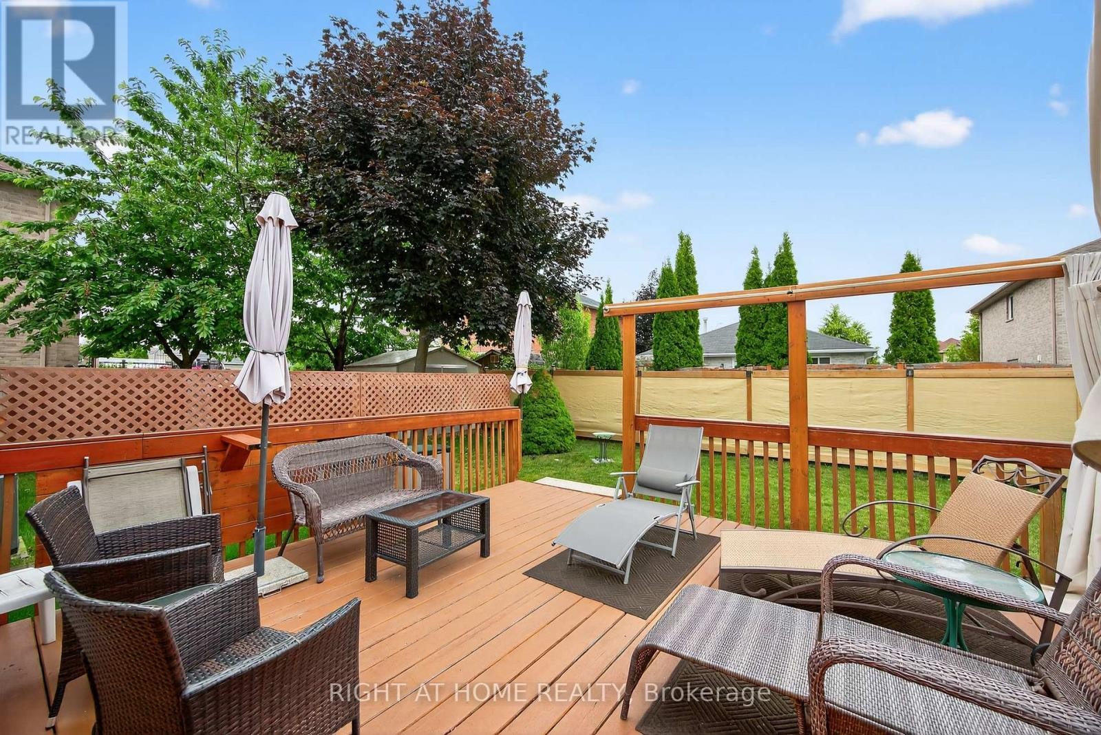 












73 BRIGHTON ROAD

,
Barrie (Georgian Drive),




Ontario
L4M6S3

