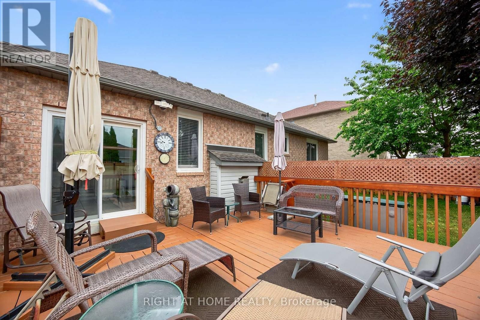 












73 BRIGHTON ROAD

,
Barrie (Georgian Drive),




Ontario
L4M6S3

