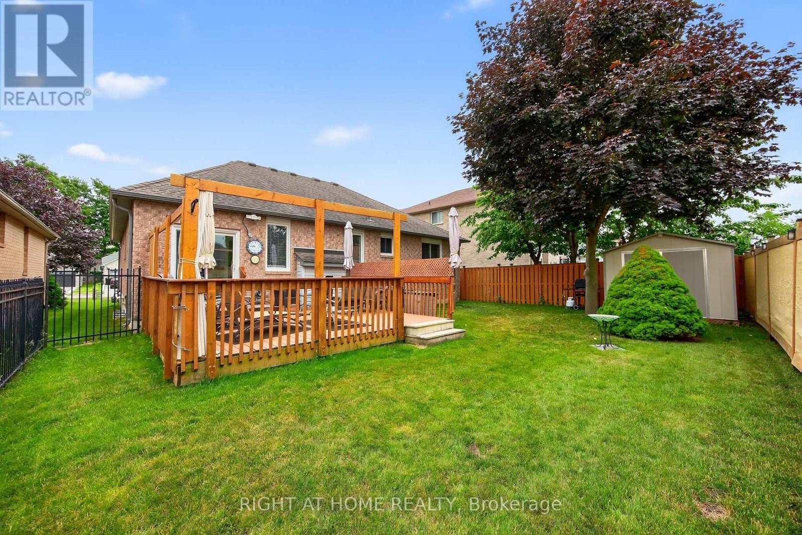 












73 BRIGHTON ROAD

,
Barrie (Georgian Drive),




Ontario
L4M6S3

