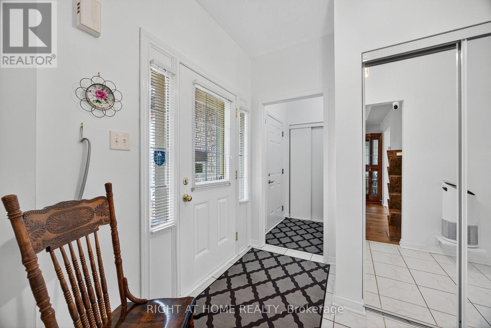












73 BRIGHTON ROAD

,
Barrie (Georgian Drive),




Ontario
L4M6S3

