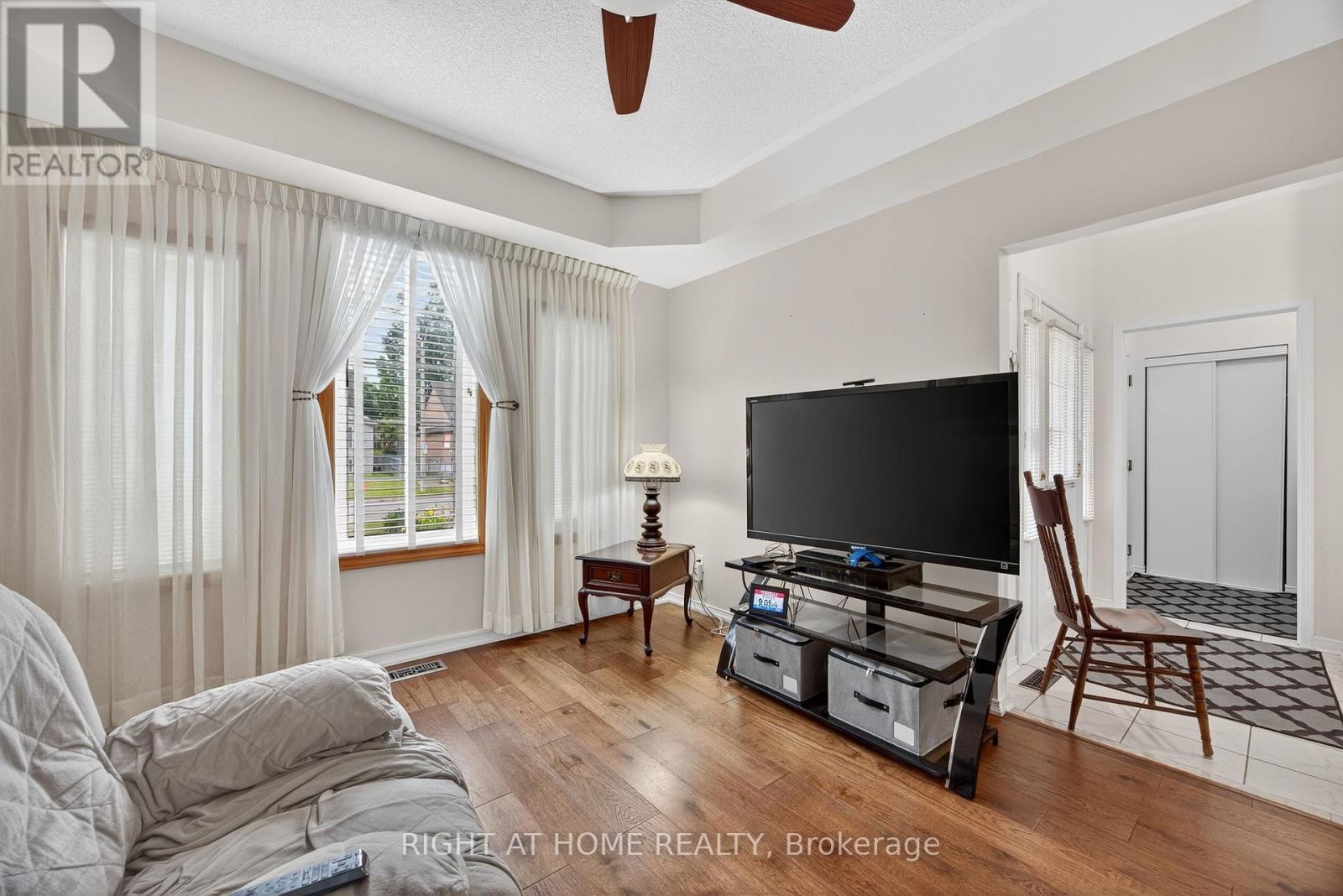 












73 BRIGHTON ROAD

,
Barrie (Georgian Drive),




Ontario
L4M6S3

