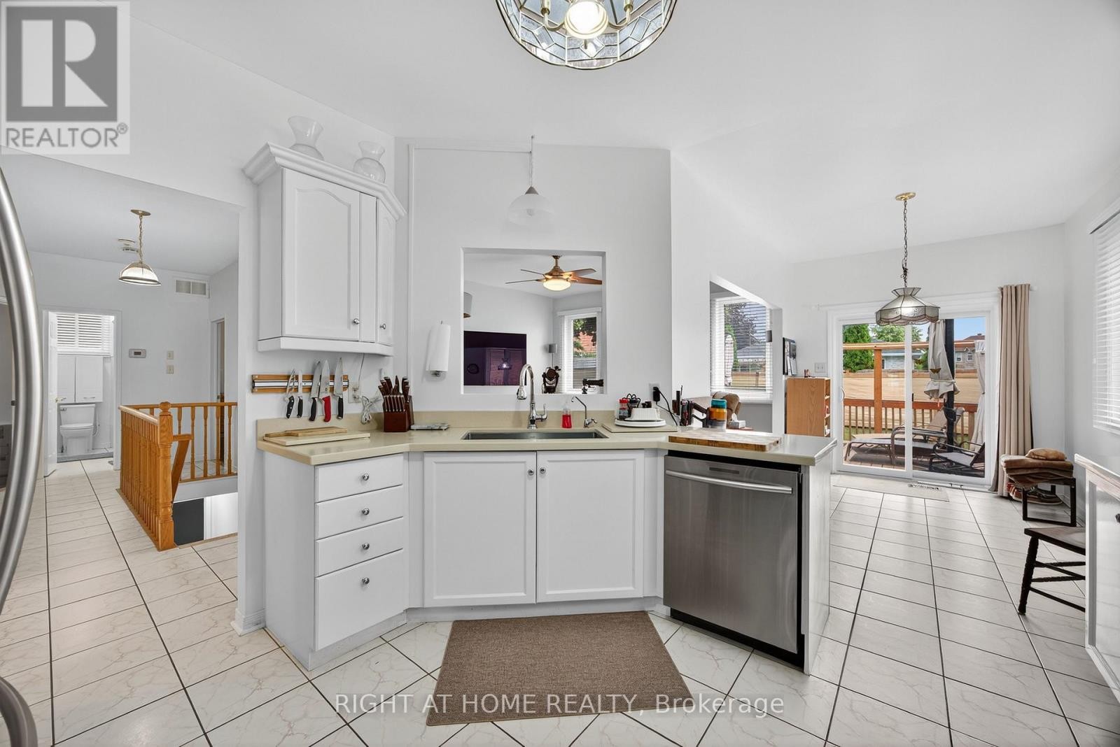 












73 BRIGHTON ROAD

,
Barrie (Georgian Drive),




Ontario
L4M6S3

