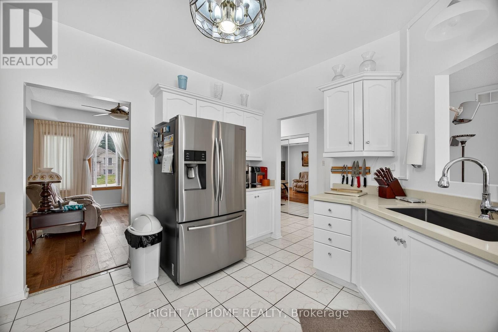 












73 BRIGHTON ROAD

,
Barrie (Georgian Drive),




Ontario
L4M6S3

