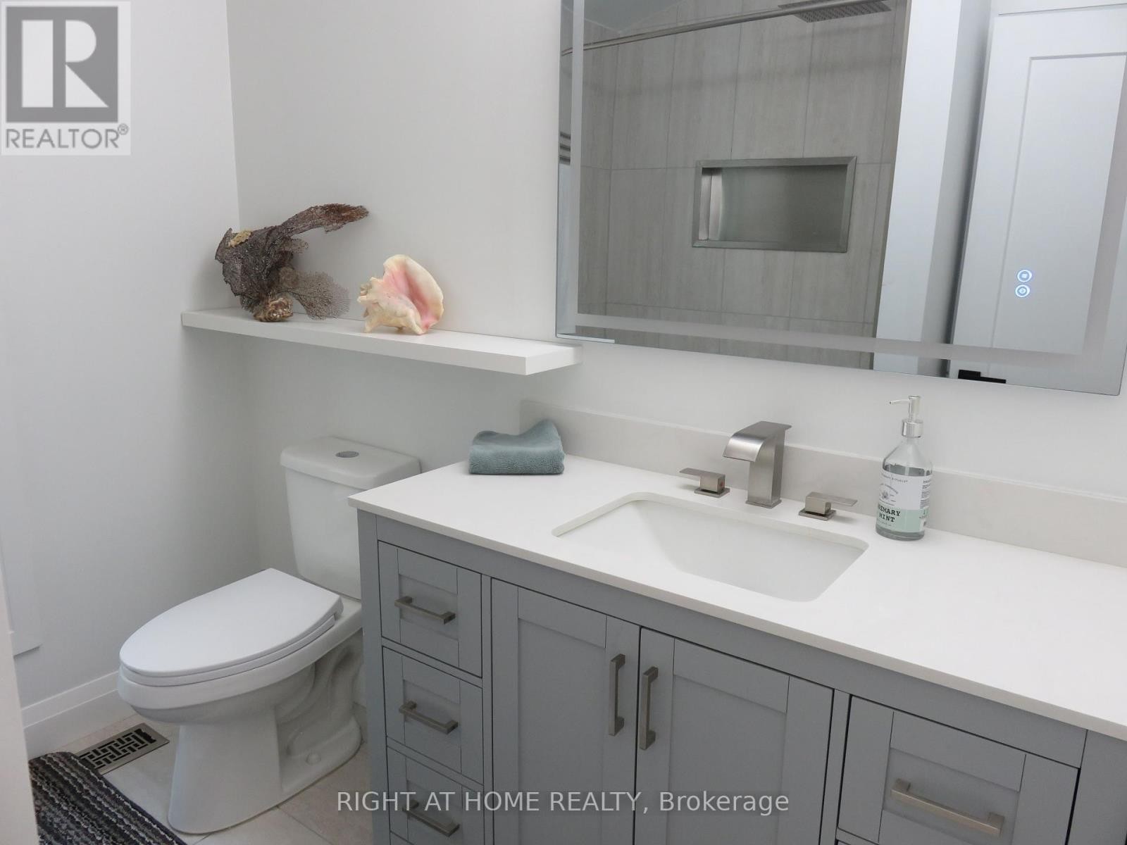 












7459 ISLAND CRESCENT

,
Ramara,




Ontario
L0K2B0

