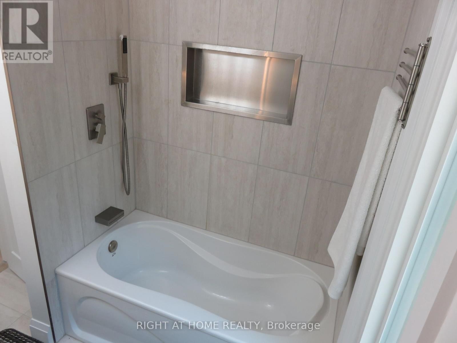 












7459 ISLAND CRESCENT

,
Ramara,




Ontario
L0K2B0

