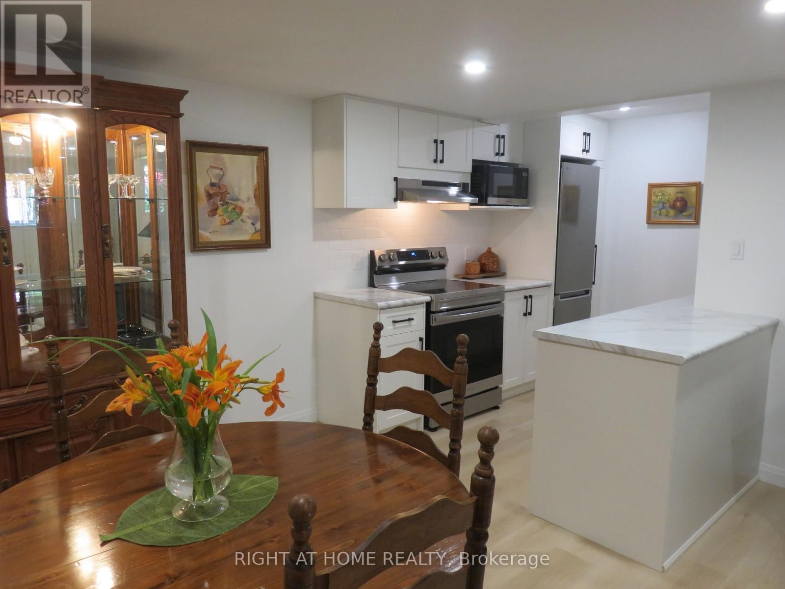 












7459 ISLAND CRESCENT

,
Ramara,




Ontario
L0K2B0

