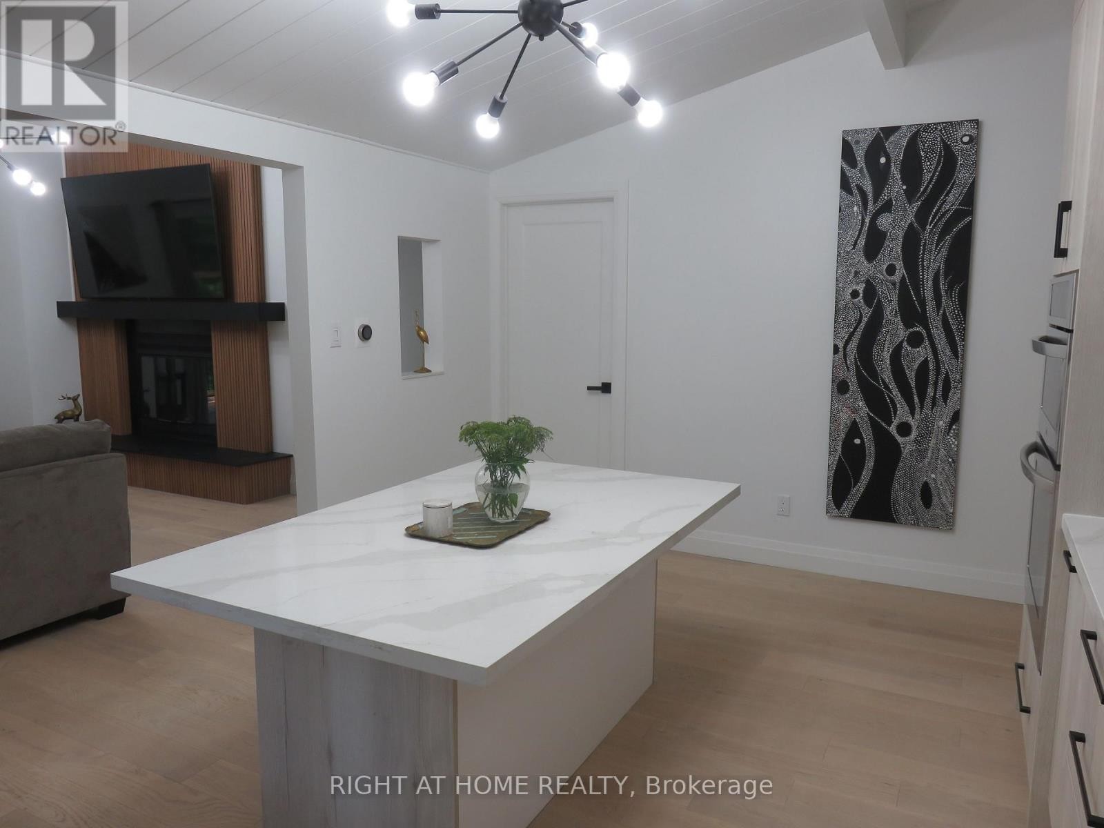 












7459 ISLAND CRESCENT

,
Ramara,




Ontario
L0K2B0

