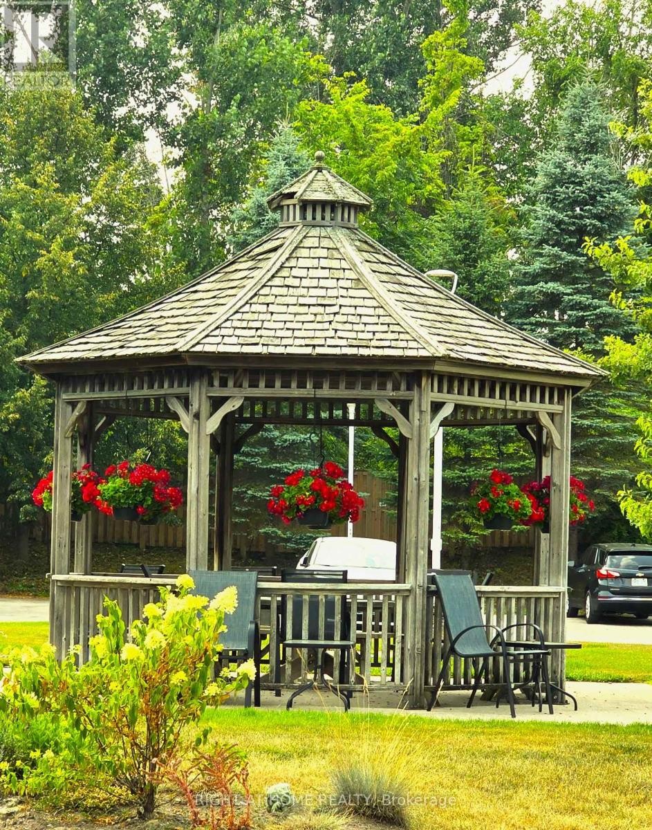 












402 - 280 ABERDEEN BOULEVARD E

,
Midland,




Ontario
L4R5N4

