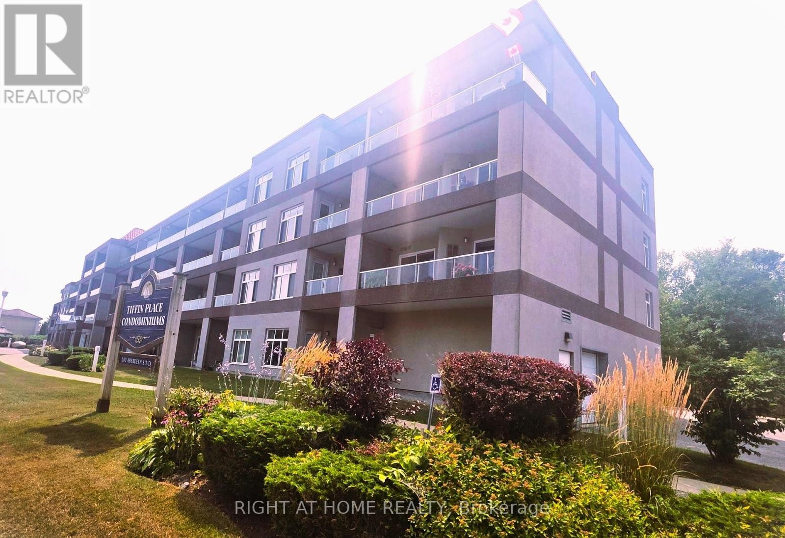












402 - 280 ABERDEEN BOULEVARD E

,
Midland,




Ontario
L4R5N4

