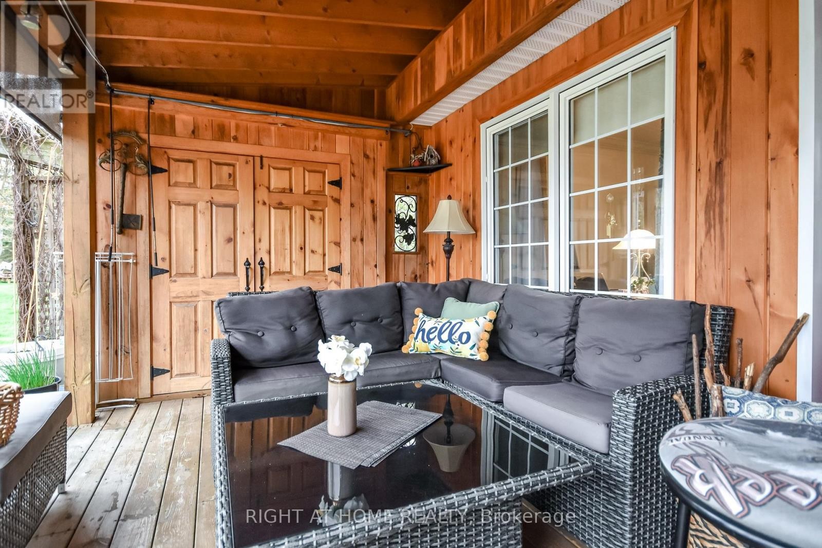 












287 EDGEHILL DRIVE

,
Barrie (Edgehill Drive),




Ontario
L4N9X5

