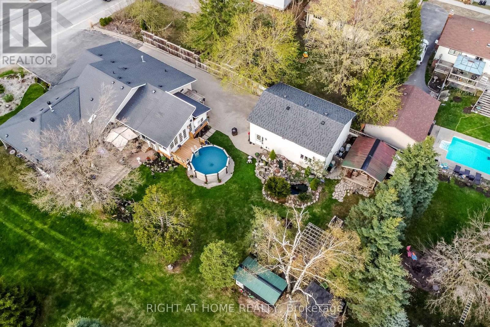 












287 EDGEHILL DRIVE

,
Barrie (Edgehill Drive),




Ontario
L4N9X5

