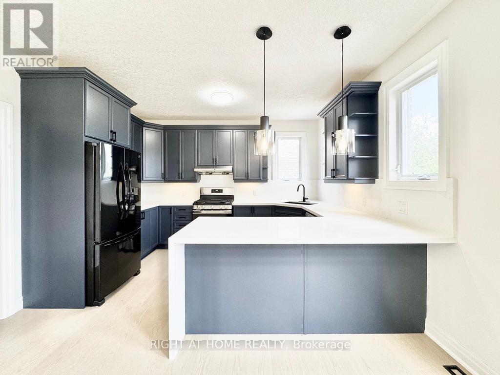 












UPPER - 9 MARGARET DRIVE

,
Barrie (East Bayfield),




Ontario
L4M6Y6

