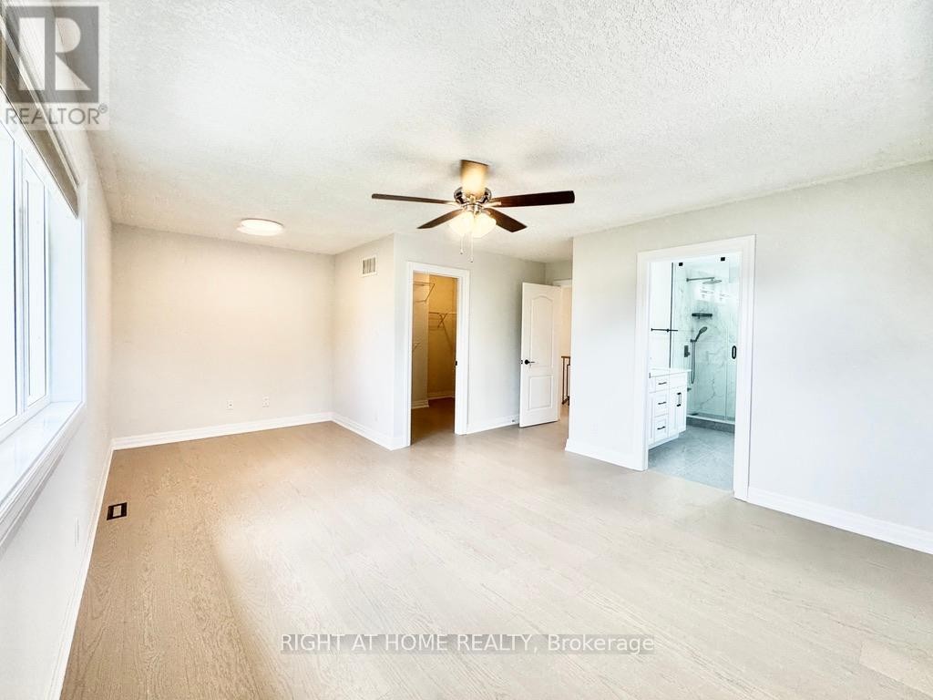 












UPPER - 9 MARGARET DRIVE

,
Barrie (East Bayfield),




Ontario
L4M6Y6

