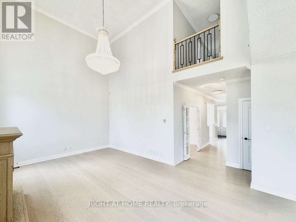 












UPPER - 9 MARGARET DRIVE

,
Barrie (East Bayfield),




Ontario
L4M6Y6

