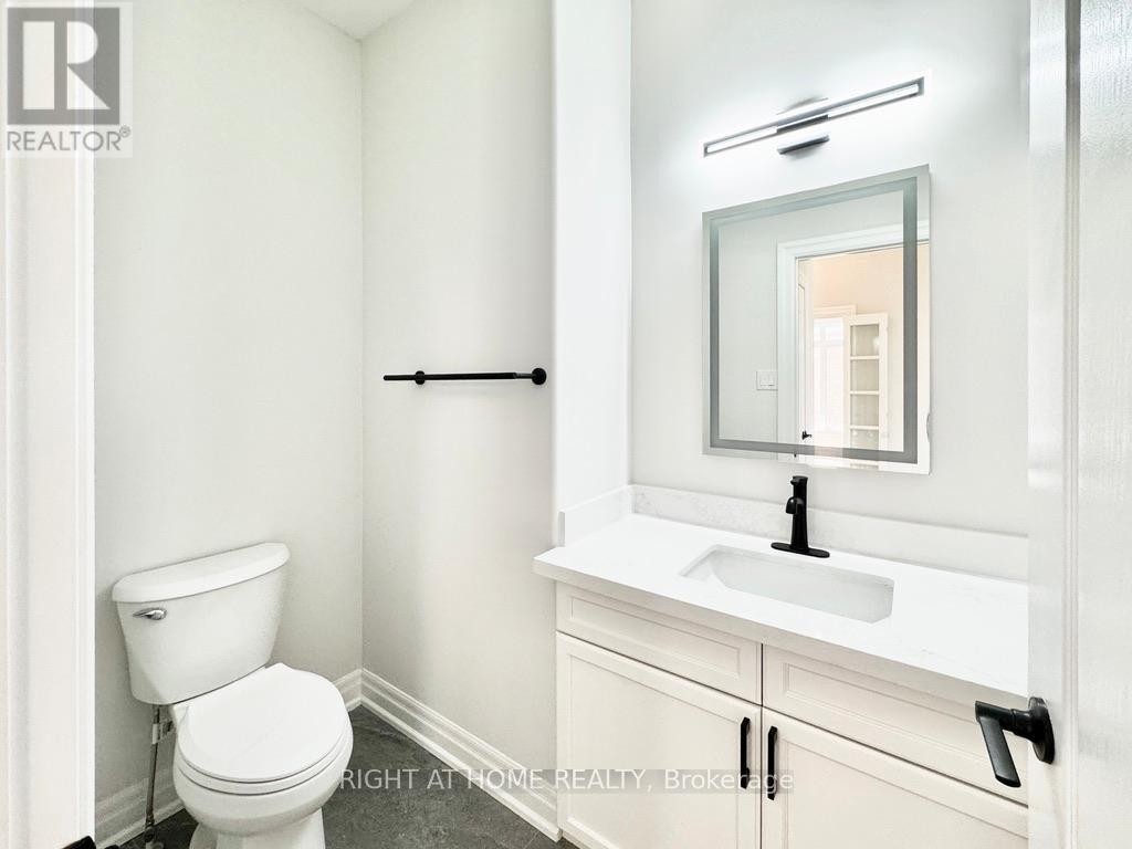 












UPPER - 9 MARGARET DRIVE

,
Barrie (East Bayfield),




Ontario
L4M6Y6

