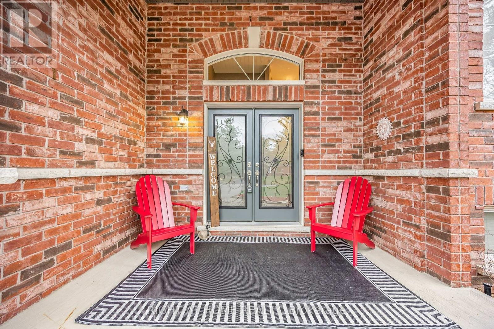 












20 DIAMOND VALLEY DRIVE

,
Oro-Medonte (Sugarbush),




Ontario
L0L2E0

