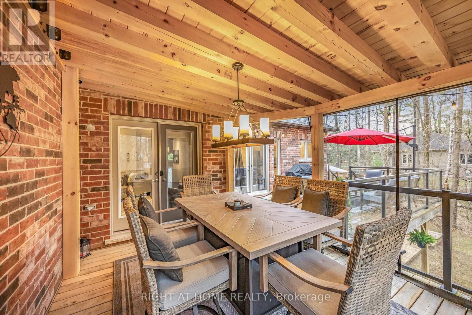 












20 DIAMOND VALLEY DRIVE

,
Oro-Medonte (Sugarbush),




Ontario
L0L2E0

