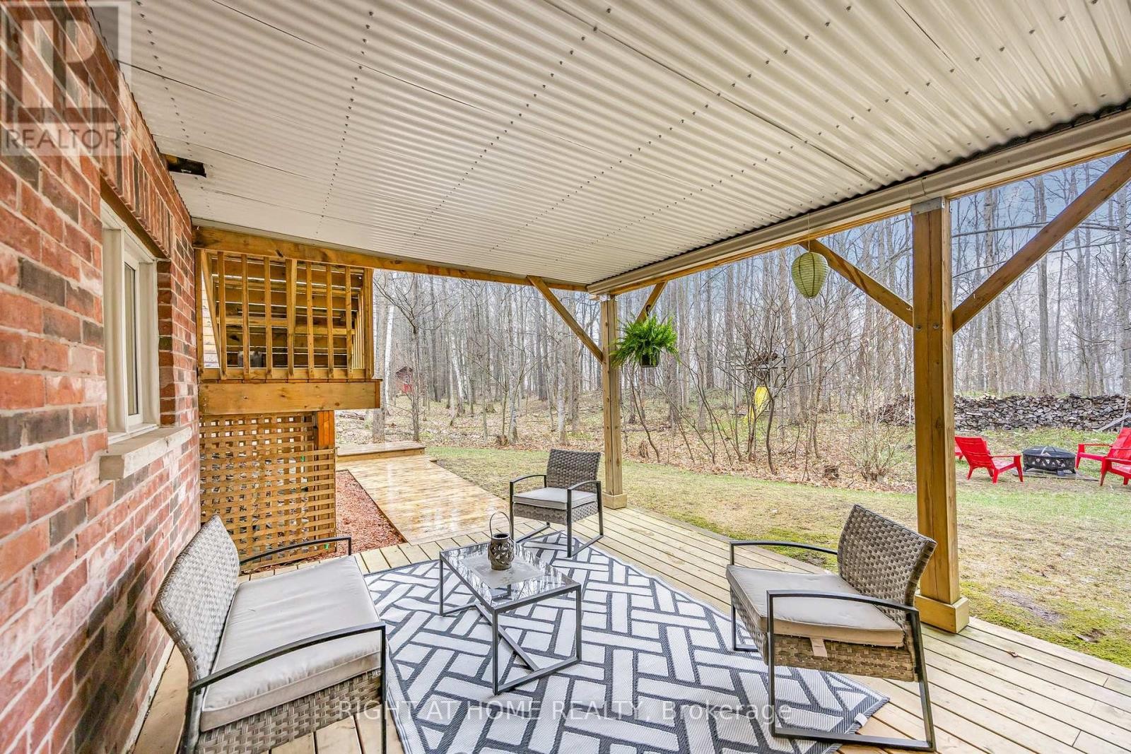 












20 DIAMOND VALLEY DRIVE

,
Oro-Medonte (Sugarbush),




Ontario
L0L2E0

