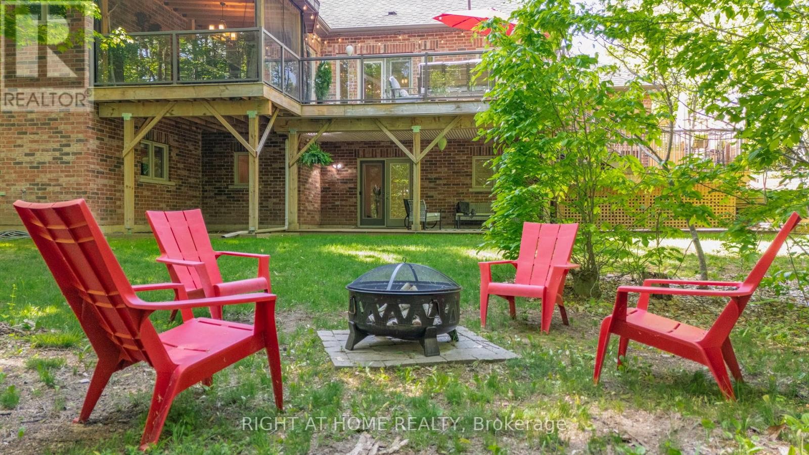 












20 DIAMOND VALLEY DRIVE

,
Oro-Medonte (Sugarbush),




Ontario
L0L2E0

