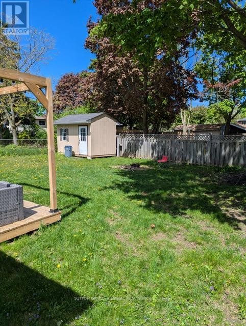 












29 EILEEN DRIVE

,
Barrie (Allandale Heights),




Ontario
L4N4M5

