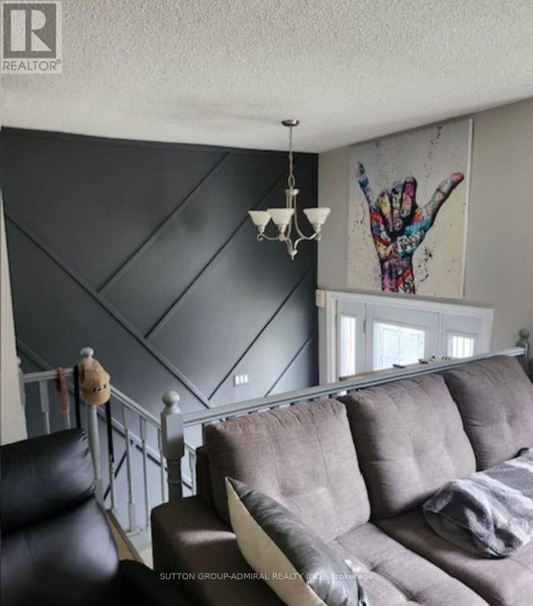 












29 EILEEN DRIVE

,
Barrie (Allandale Heights),




Ontario
L4N4M5

