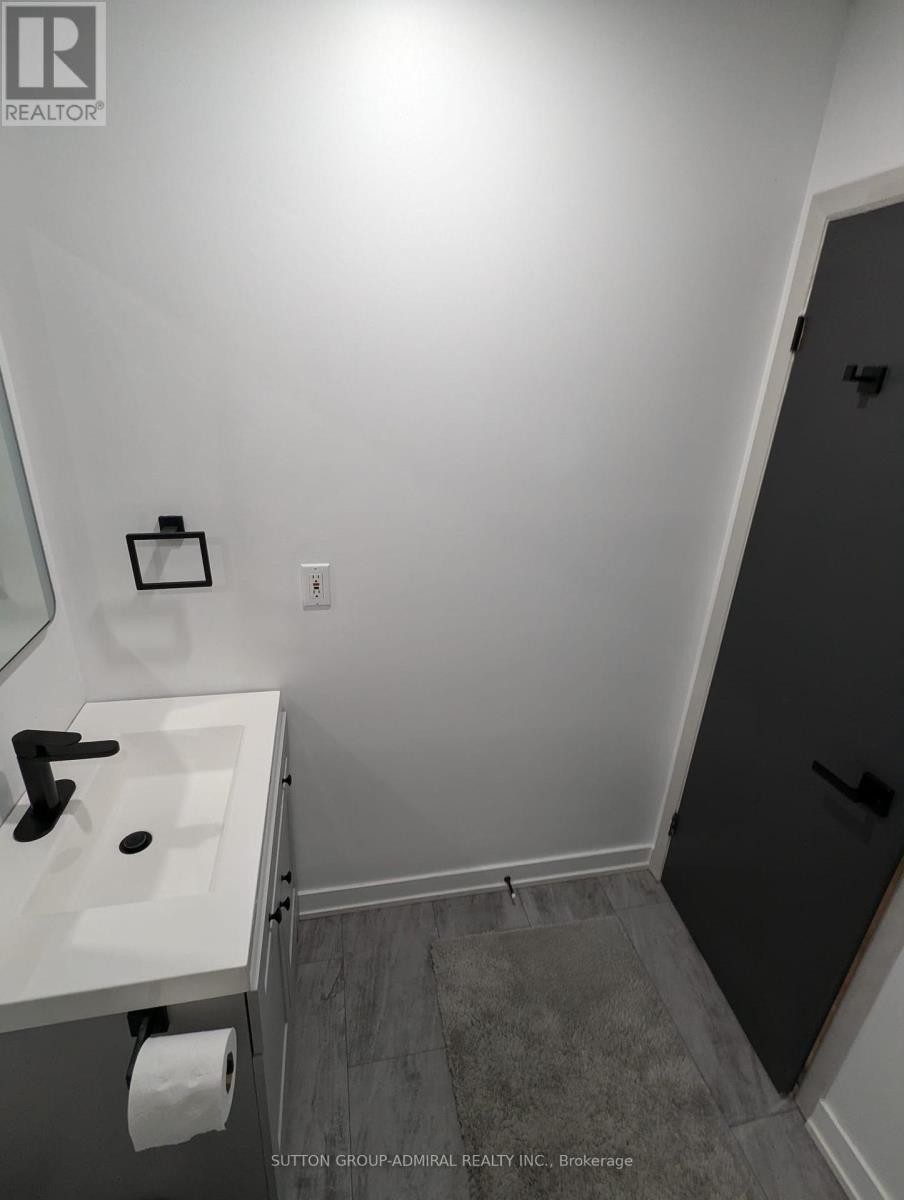 












29 EILEEN DRIVE

,
Barrie (Allandale Heights),




Ontario
L4N4M5

