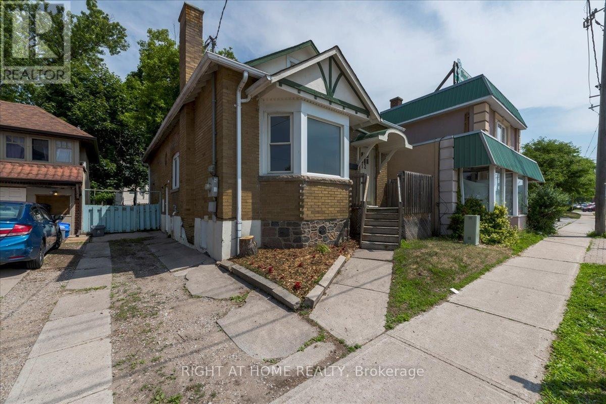 












12 ROSS STREET

,
Barrie (City Centre),




Ontario
L4N1E7

