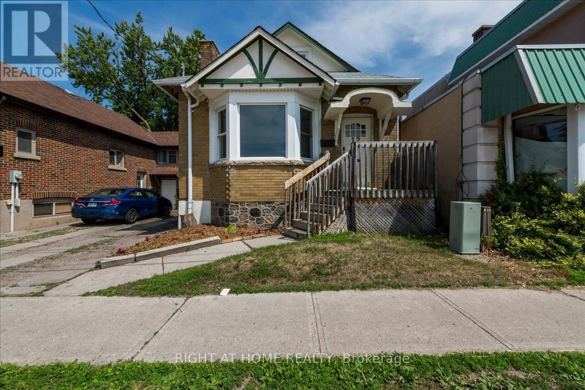 












12 ROSS STREET

,
Barrie (City Centre),




Ontario
L4N1E7

