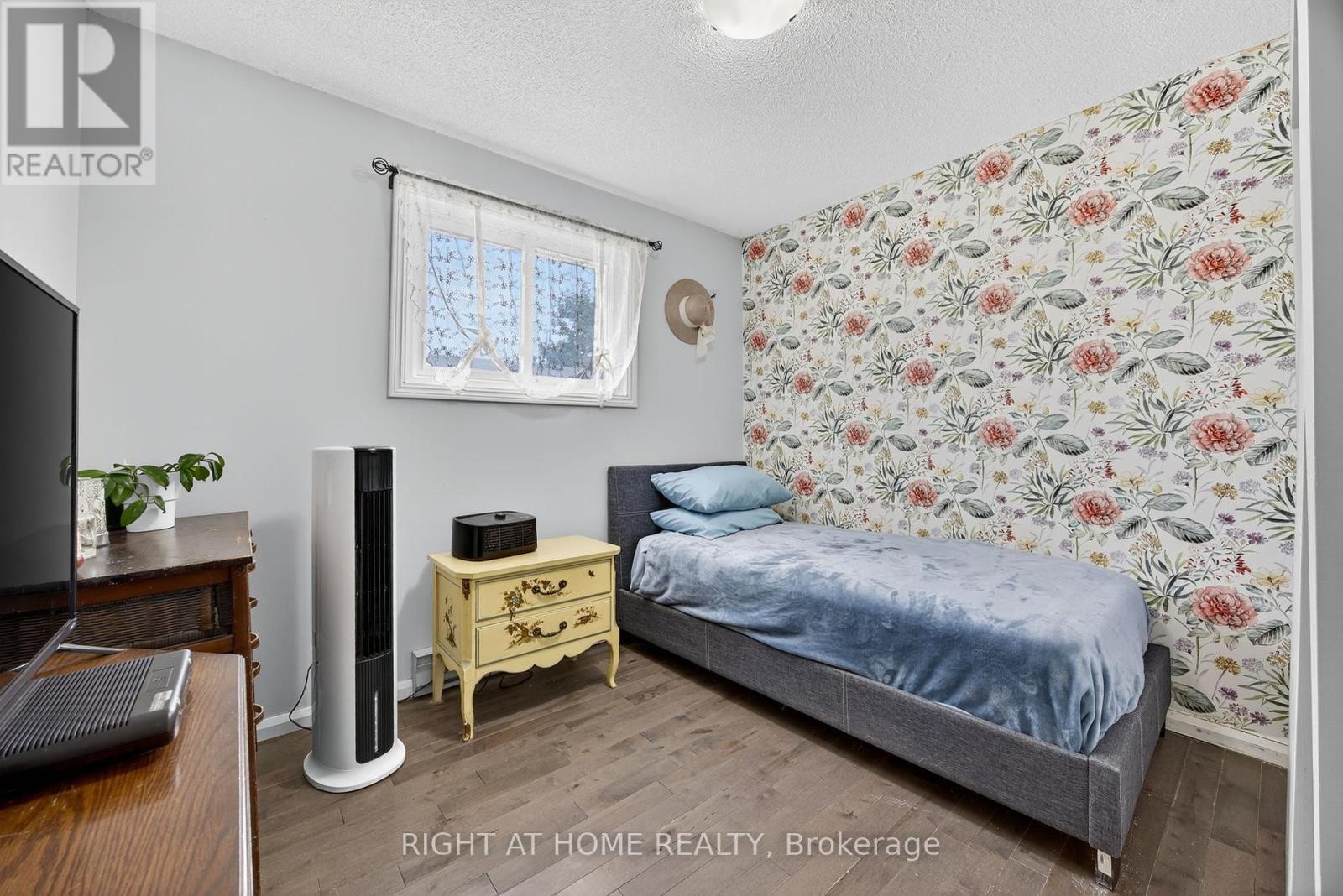 












112 BORLAND STREET E

,
Orillia,




Ontario
L3V2B7

