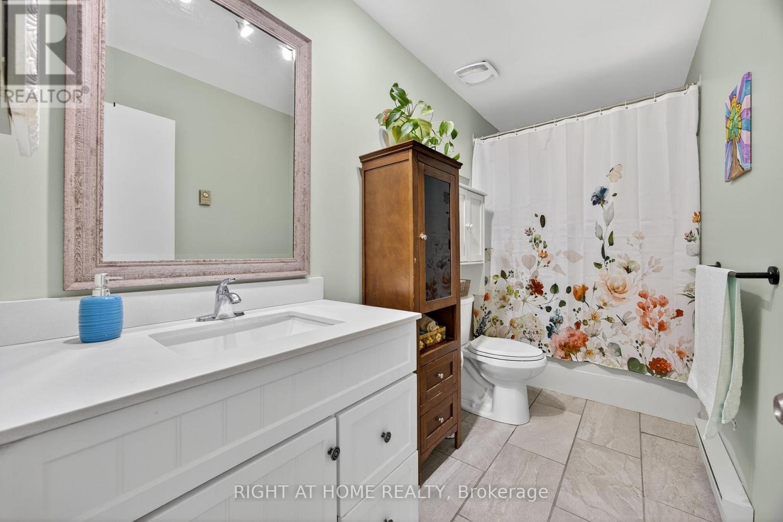 












112 BORLAND STREET E

,
Orillia,




Ontario
L3V2B7

