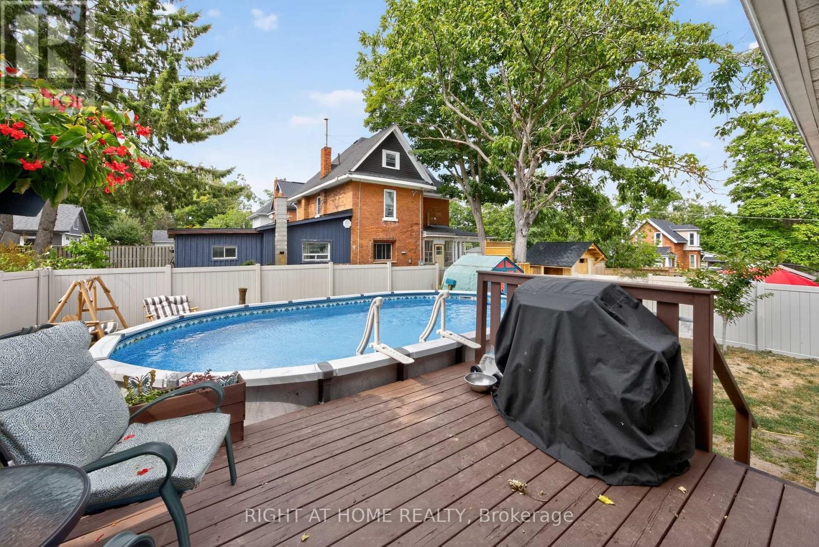 












112 BORLAND STREET E

,
Orillia,




Ontario
L3V2B7

