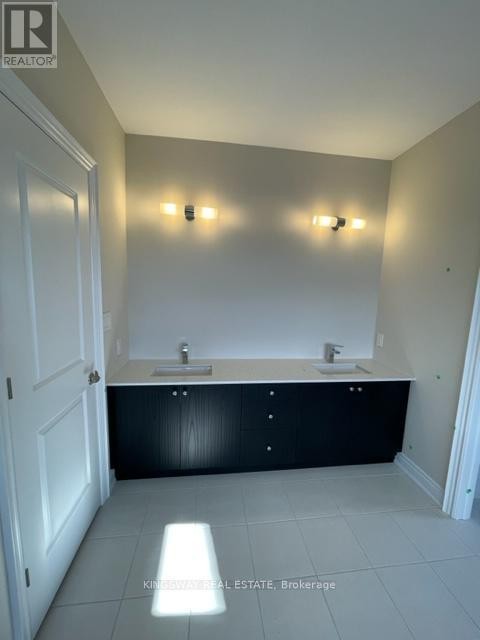 












76 BEARBERRY ROAD

,
Springwater (Minesing),




Ontario
L0L1Y3

