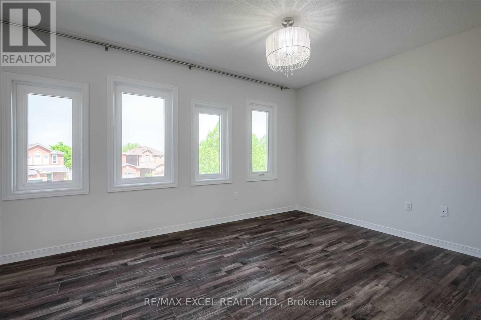 












22 WEATHERUP CRESCENT

,
Barrie (West Bayfield),




Ontario
L4N7J6

