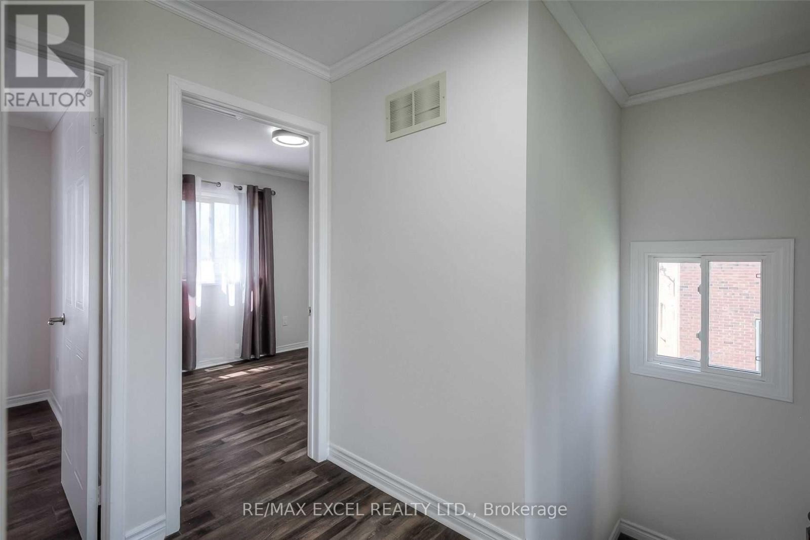 












22 WEATHERUP CRESCENT

,
Barrie (West Bayfield),




Ontario
L4N7J6

