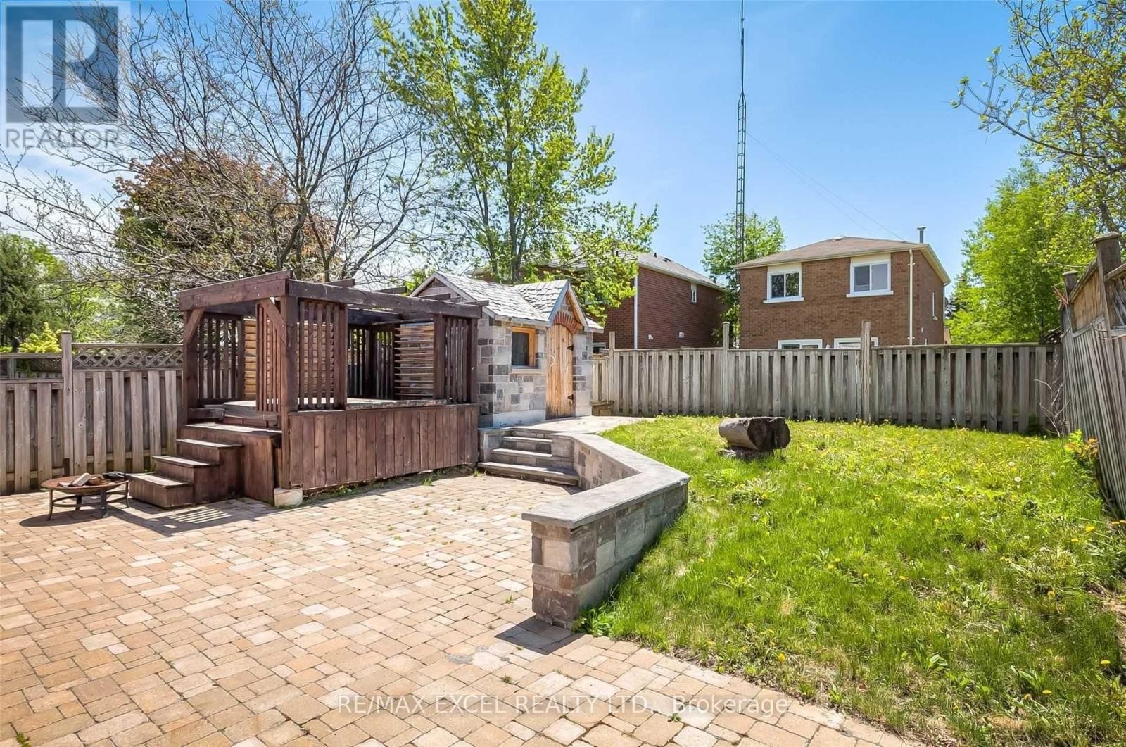 












22 WEATHERUP CRESCENT

,
Barrie (West Bayfield),




Ontario
L4N7J6

