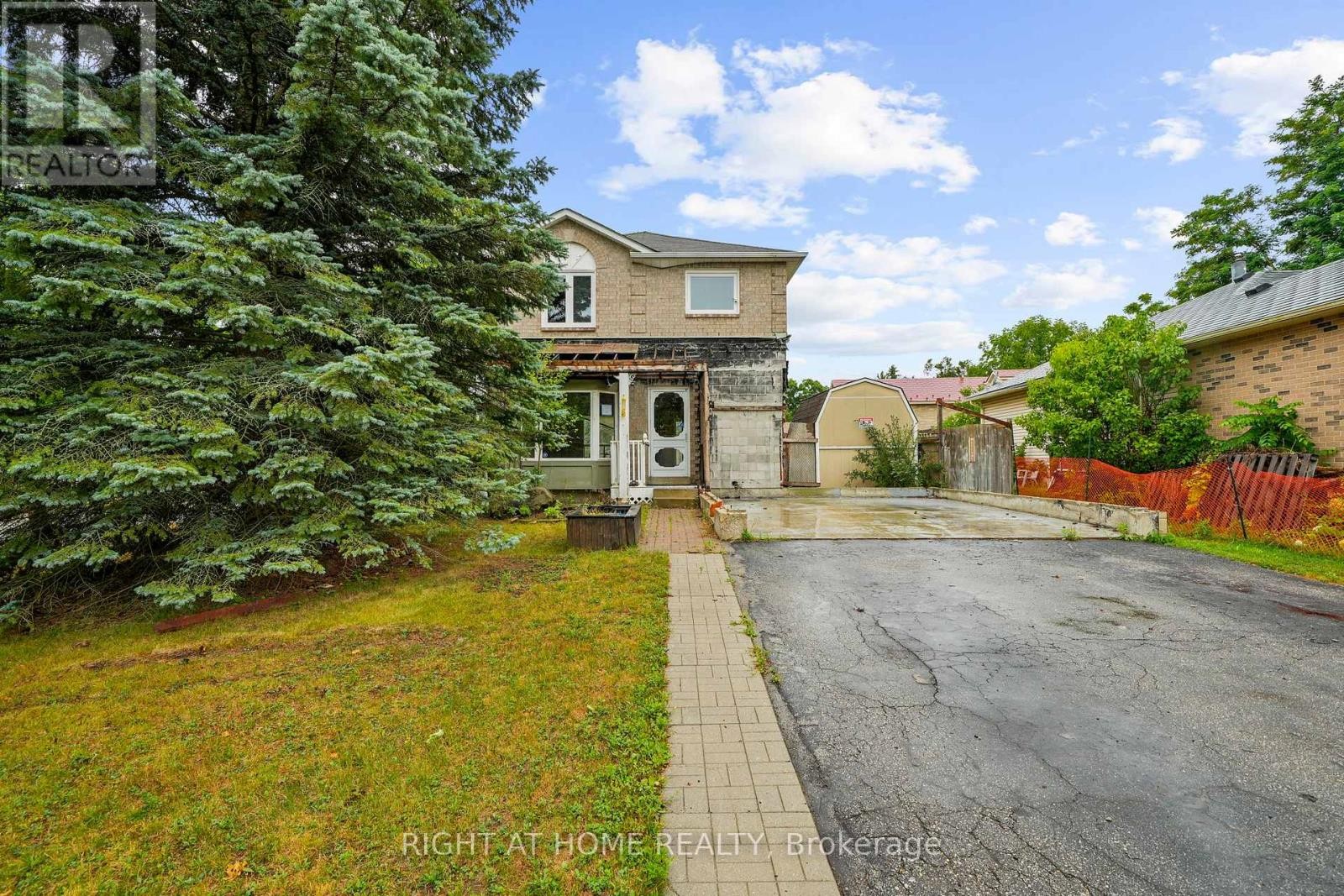 












14 BARRE DRIVE

,
Barrie (Painswick North),




Ontario
L4N7N6

