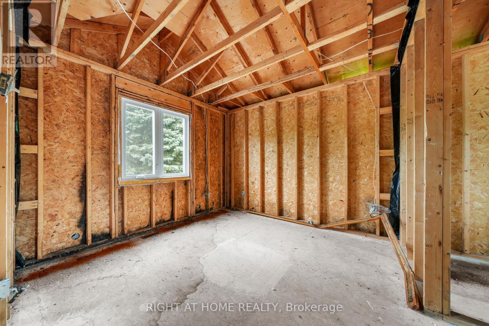 












14 BARRE DRIVE

,
Barrie (Painswick North),




Ontario
L4N7N6

