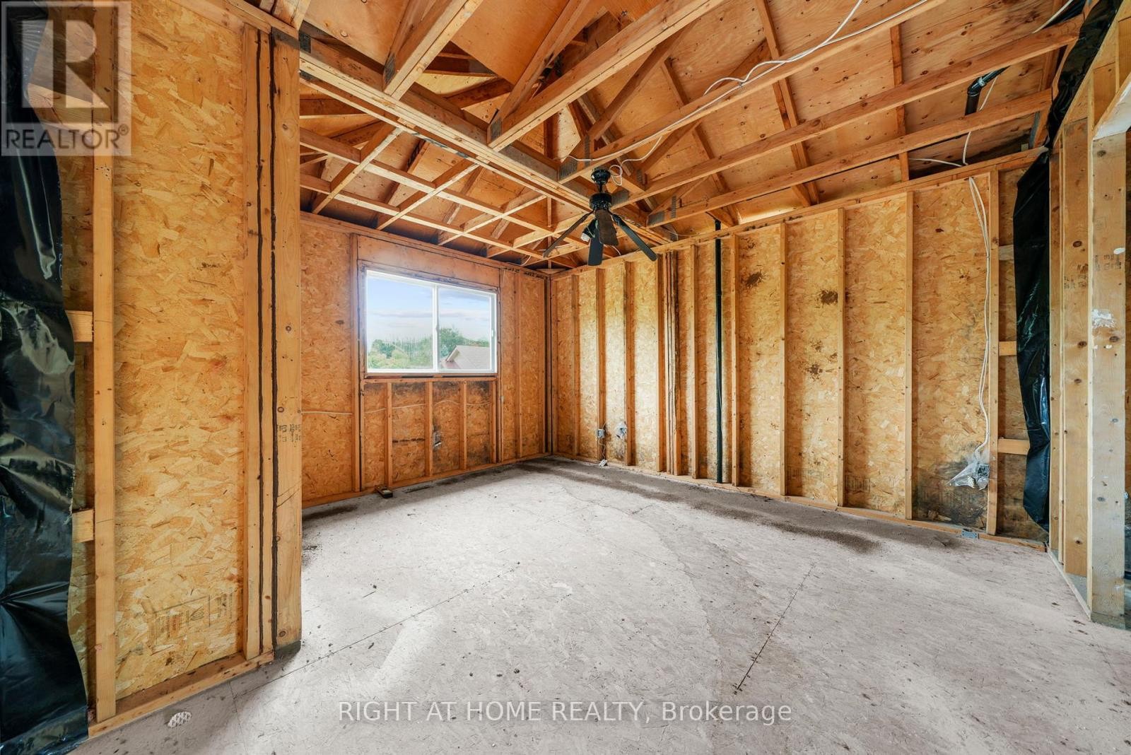












14 BARRE DRIVE

,
Barrie (Painswick North),




Ontario
L4N7N6

