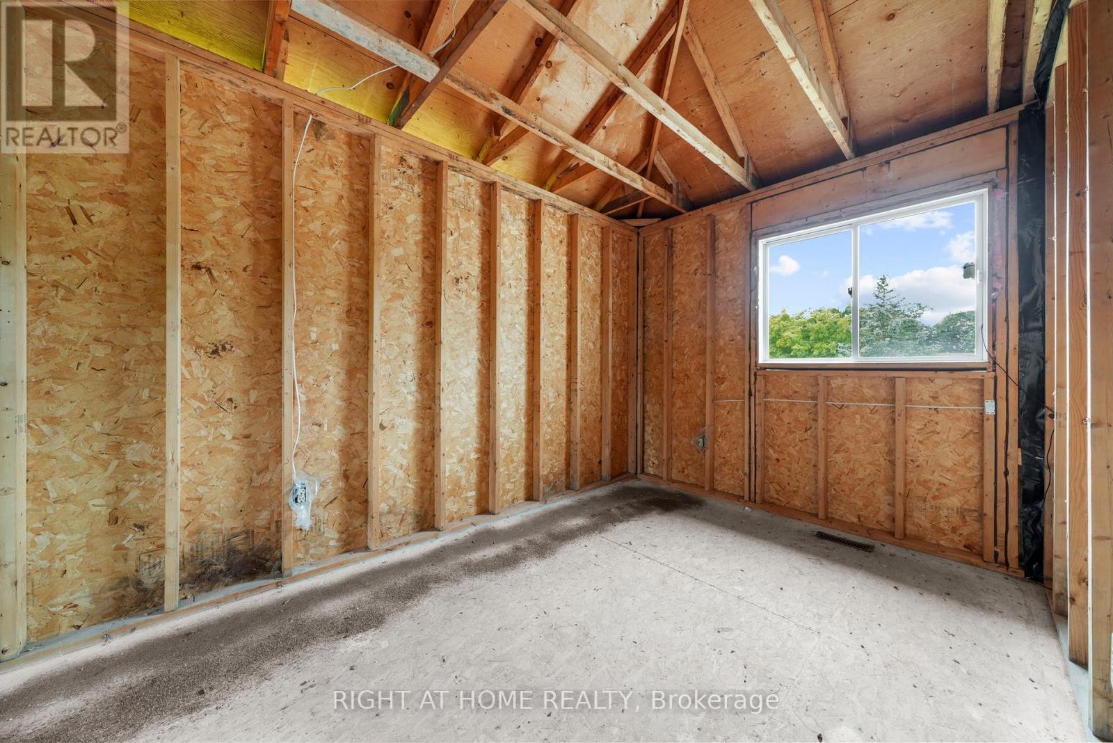 












14 BARRE DRIVE

,
Barrie (Painswick North),




Ontario
L4N7N6

