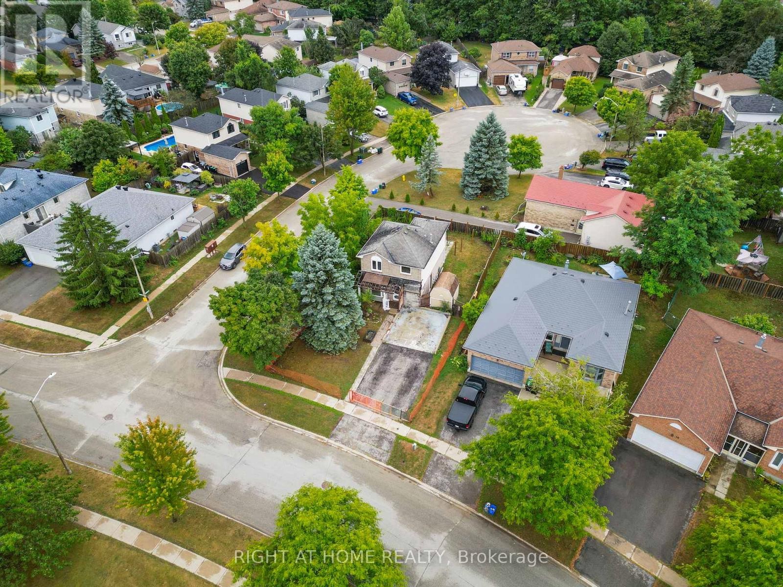 












14 BARRE DRIVE

,
Barrie (Painswick North),




Ontario
L4N7N6

