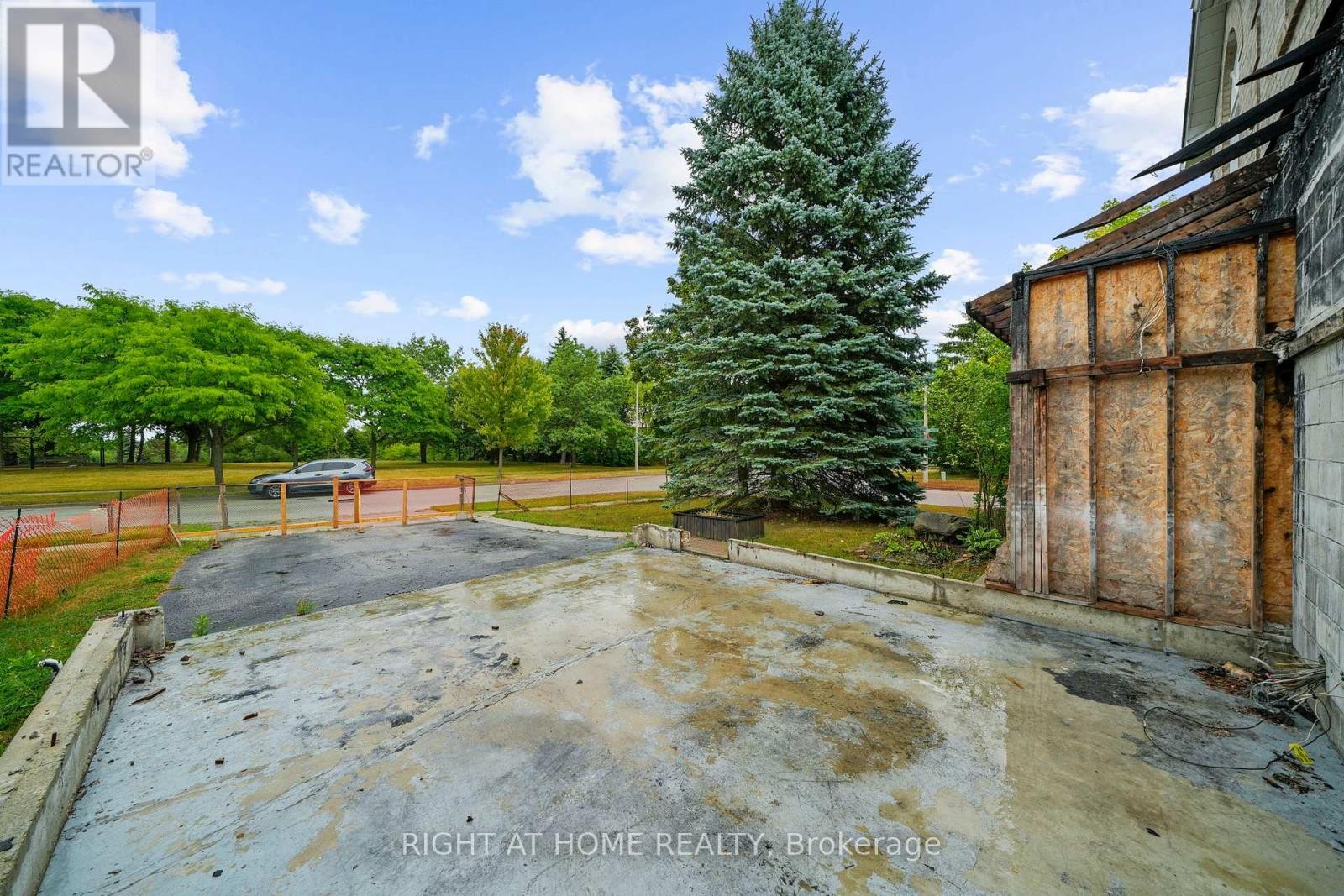 












14 BARRE DRIVE

,
Barrie (Painswick North),




Ontario
L4N7N6

