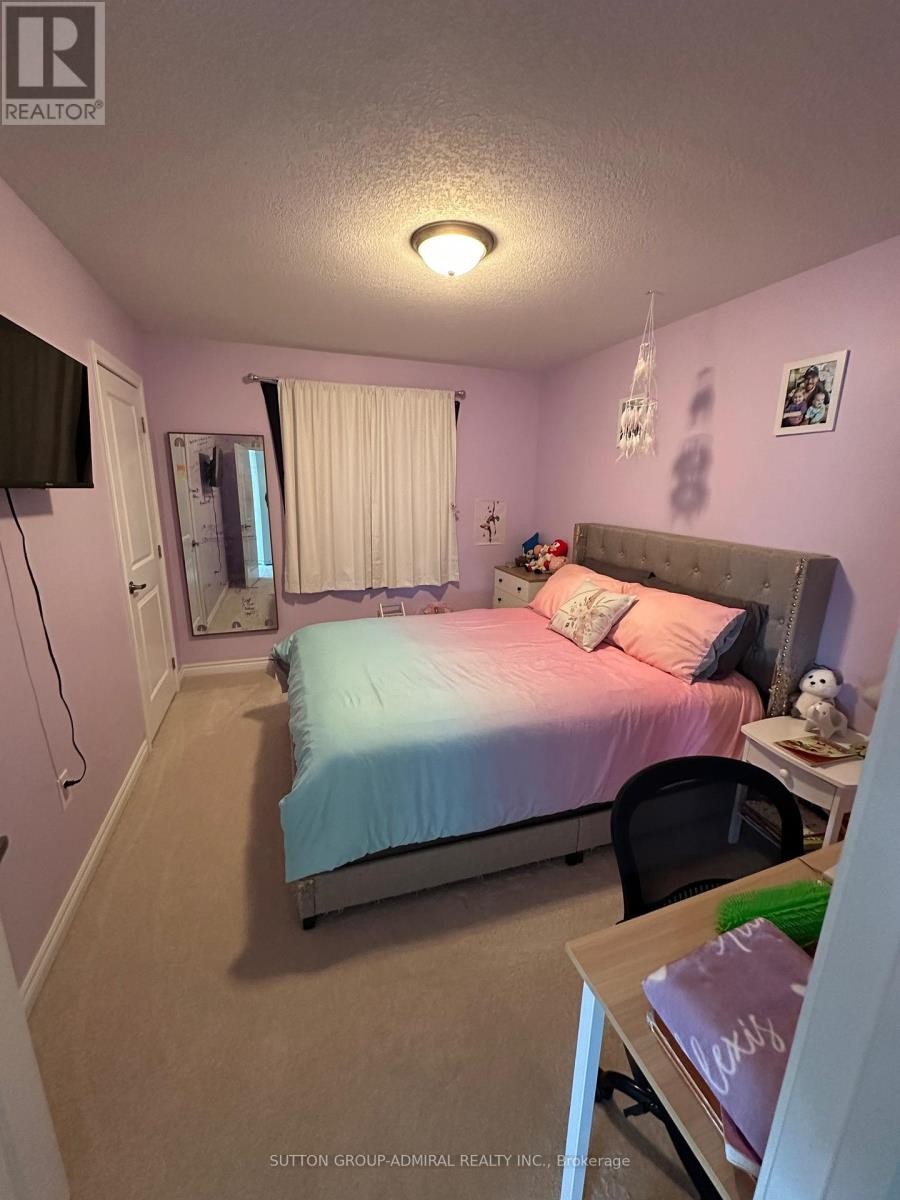 












39 ATLANTIS DRIVE

,
Orillia,




Ontario
L3V8L4

