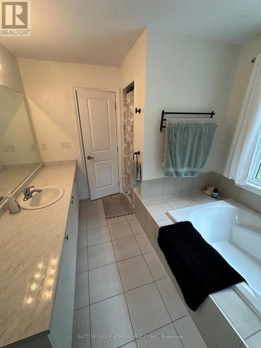 












39 ATLANTIS DRIVE

,
Orillia,




Ontario
L3V8L4

