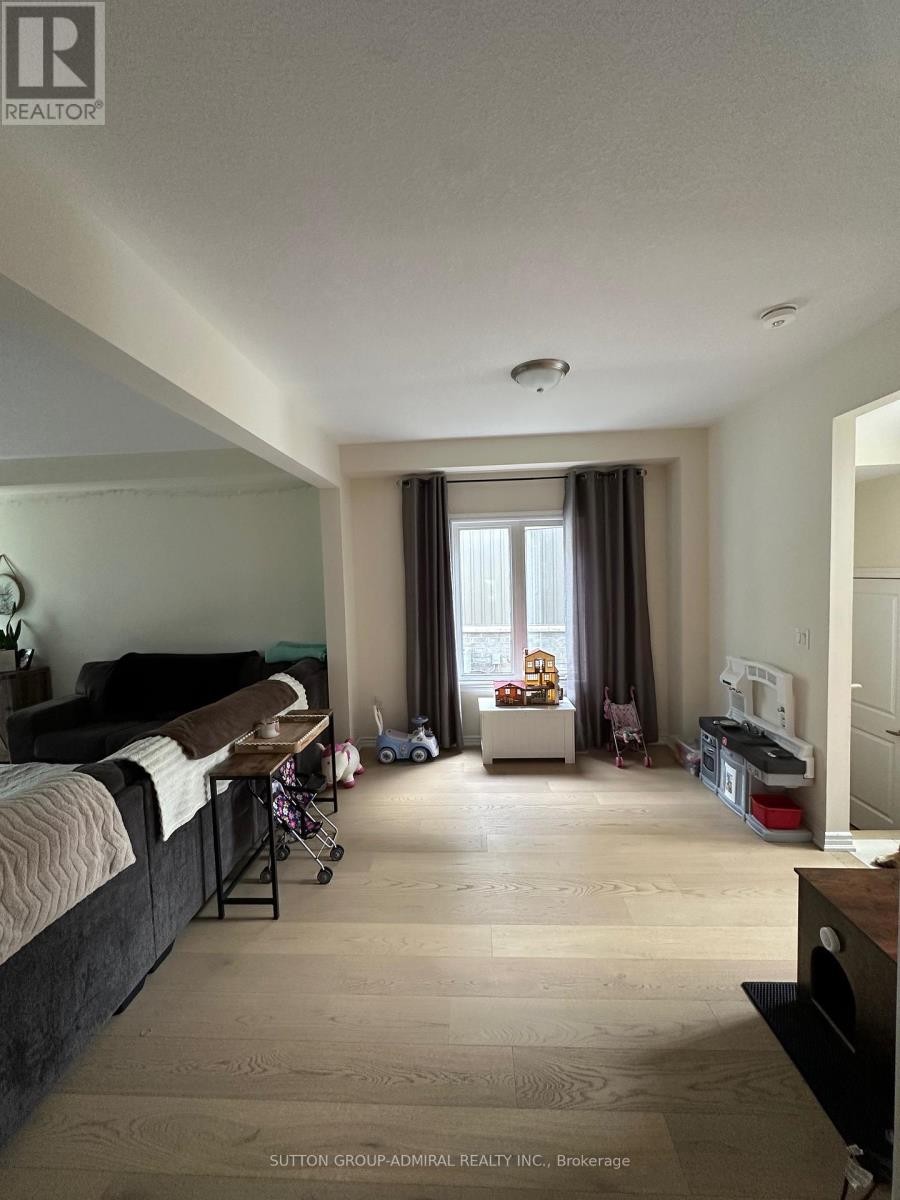 












39 ATLANTIS DRIVE

,
Orillia,




Ontario
L3V8L4

